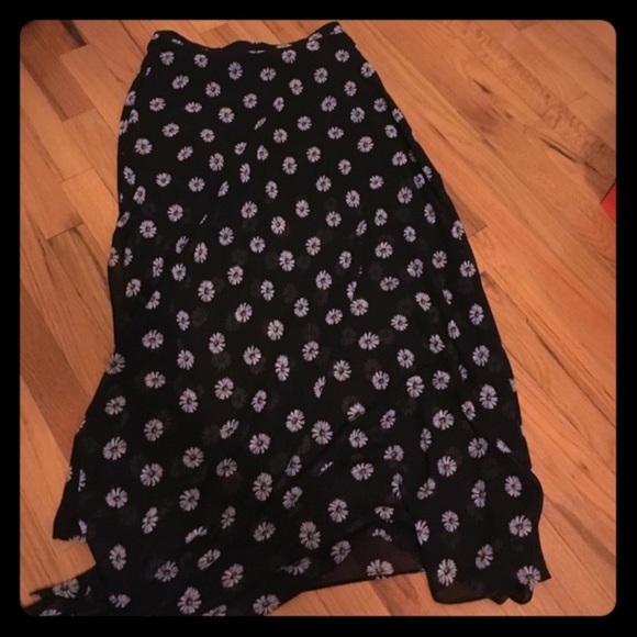 Black & White Daisy Maxi Skirt - Picture 1 of 4
